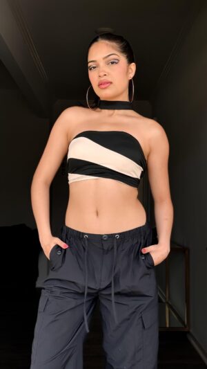 Anwita Sundaram Instagram - Mundeya nu Thug Le š¤š¤
shot and styled by @ashmaclicks
DC @sanskariaf
#thugle #dance #floorchoreography #dance #anwita #anwitasundaram #explore #instagram #instagood #trending #algorithm