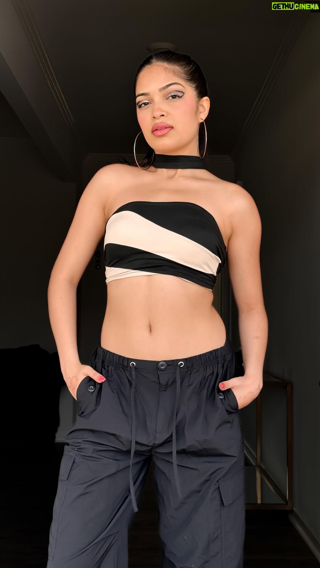 Anwita Sundaram - 21.3K Likes - Mundeya nu Thug Le 🖤🤎 

shot and styled by @ashmaclicks 
DC @sanskariaf 

#thugle #dance #floorchoreography #dance #anwita #anwitasundaram #explore #instagram #instagood #trending #algorithm