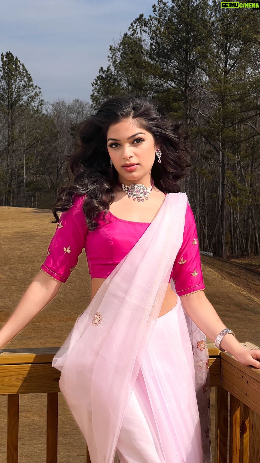 Anwita Sundaram - 4.9K Likes - Phas gayi main is jaal mein 💕 

#saari #sariinspo #traditional #desi #anwita #anwitasundaram #trending #explore #instagram #instagood