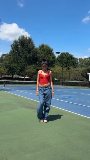 Anwita Sundaram Instagram - nah peela š nah neela š old songs making a comeback!
DC : @sanket_panchal25
Top @amazonfashion
Jeans @garageclothing
Shoes @adidas
#Dupatta #AnwitaSundaram #Anwita #Instagram #Explore #Dance #Instagood #Algorithm #2000s