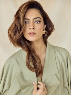 Anya Singh Instagram - Age of the Sage🧿
#badsofbollywood 

Glam team- 
Makeup - @nickyrajani_ 
Hair - @yashdeeps7 
Styling - @mohitrai with @ruchikrishnastyles assisted by @parisajnani 
Photography - @homyarpatel

Wearing 

Outfit - @deme_love_
Accessories - @namjewelsofficial
earrings: @radhikaagrawalstudio
ring: @ishhaara
@ascend.rohank