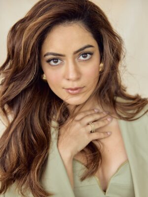 Anya Singh Instagram - Age of the Sage🧿
#badsofbollywood 

Glam team- 
Makeup - @nickyrajani_ 
Hair - @yashdeeps7 
Styling - @mohitrai with @ruchikrishnastyles assisted by @parisajnani 
Photography - @homyarpatel

Wearing 

Outfit - @deme_love_
Accessories - @namjewelsofficial
earrings: @radhikaagrawalstudio
ring: @ishhaara
@ascend.rohank