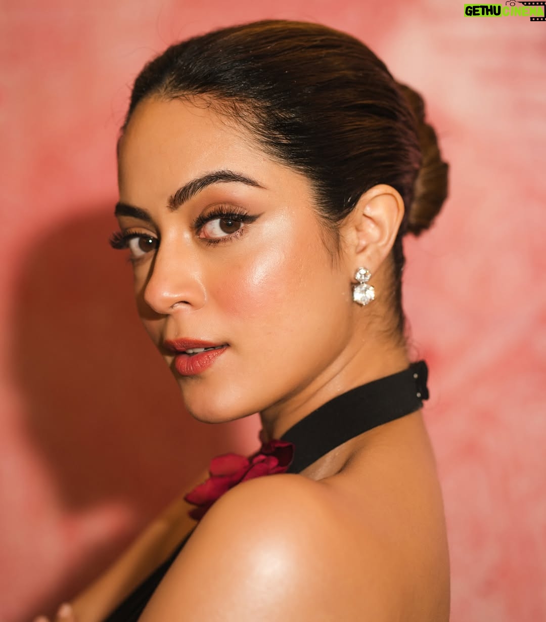 Anya Singh - 67.7K Likes - Wearing @bvlgari’s iconic design for the Serpenti Infinito Exhibition @nmacc.india which was absolute magic 💙

Bvlgaris interpretation of the serpent has always been iconic. But it was truly fascinating to see how important the motif has been in our country’s tradition, displayed through art and artefacts across diverse cultures and time.

#Bvlgari #BvlgariJewelry #Serpenti #SerpentiInfinito
#NitaMukeshAmbaniCulturalCentre #ArtHouse

Outfit - @labelankitajain
Accessories - @karishma.joolry
Styled by - @ruchikrishnastyles 
Make up - @nickyrajani_ 
Hair by- @yashdeeps7 
Photography - @haranish.hrf