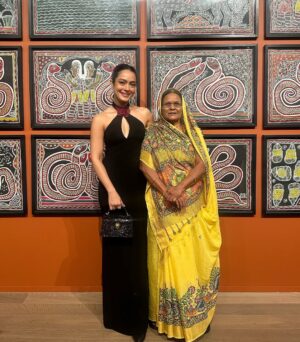 Anya Singh Instagram - Wearing @bvlgari’s iconic design for the Serpenti Infinito Exhibition @nmacc.india which was absolute magic 💙

Bvlgaris interpretation of the serpent has always been iconic. But it was truly fascinating to see how important the motif has been in our country’s tradition, displayed through art and artefacts across diverse cultures and time.

#Bvlgari #BvlgariJewelry #Serpenti #SerpentiInfinito
#NitaMukeshAmbaniCulturalCentre #ArtHouse

Outfit - @labelankitajain
Accessories - @karishma.joolry
Styled by - @ruchikrishnastyles 
Make up - @nickyrajani_ 
Hair by- @yashdeeps7 
Photography - @haranish.hrf