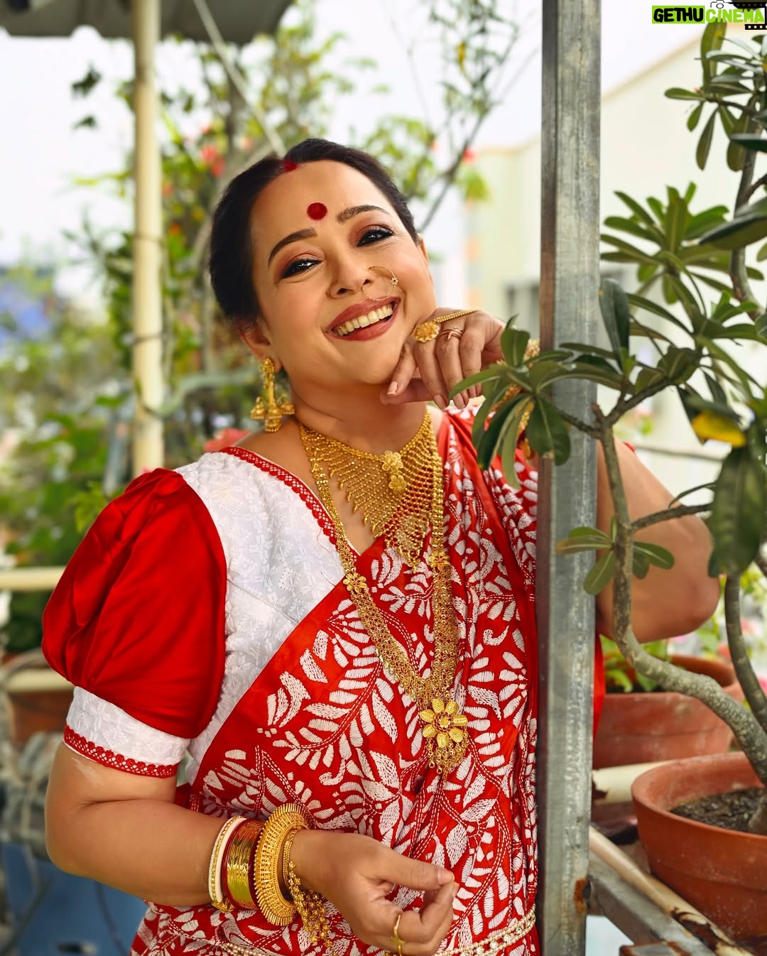 Aparajita Auddy - 13.9K Likes - লক্ষ্মী থাকুক অন্তর জুড়ে, লক্ষ্মী থাকুক চেতনায়… 
আঁধার শেষে লক্ষ্মী আলো, লক্ষ্মী কর্মে, ভাবনায় 🌸🙏🏻

#lokkhi #lokkhipujo #lokkhipujo2025 #maalokkhi #esomalokkhi #laxmi #laxmipuja #maalaxmi #laxmimata #kojagori #kojagoripurnima #trending #viral #aparajitaadhya #aparajita_adhya_official