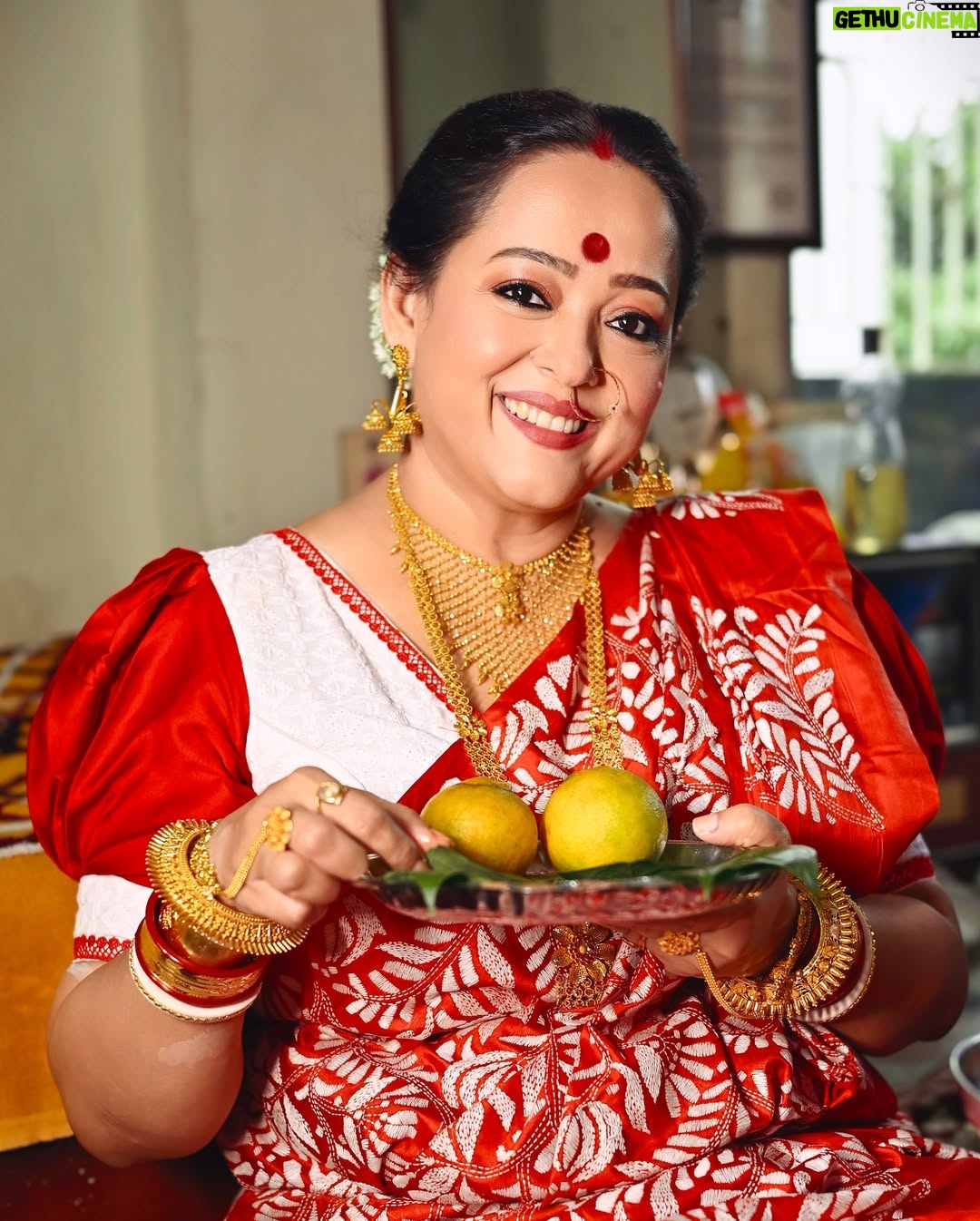 Aparajita Auddy - 13.9K Likes - লক্ষ্মী থাকুক অন্তর জুড়ে, লক্ষ্মী থাকুক চেতনায়… 
আঁধার শেষে লক্ষ্মী আলো, লক্ষ্মী কর্মে, ভাবনায় 🌸🙏🏻

#lokkhi #lokkhipujo #lokkhipujo2025 #maalokkhi #esomalokkhi #laxmi #laxmipuja #maalaxmi #laxmimata #kojagori #kojagoripurnima #trending #viral #aparajitaadhya #aparajita_adhya_official