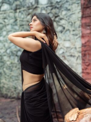 Aparna Dixit Instagram - Beware ⚠️ 
Curves ahead 🖤

Clicked by @areesz