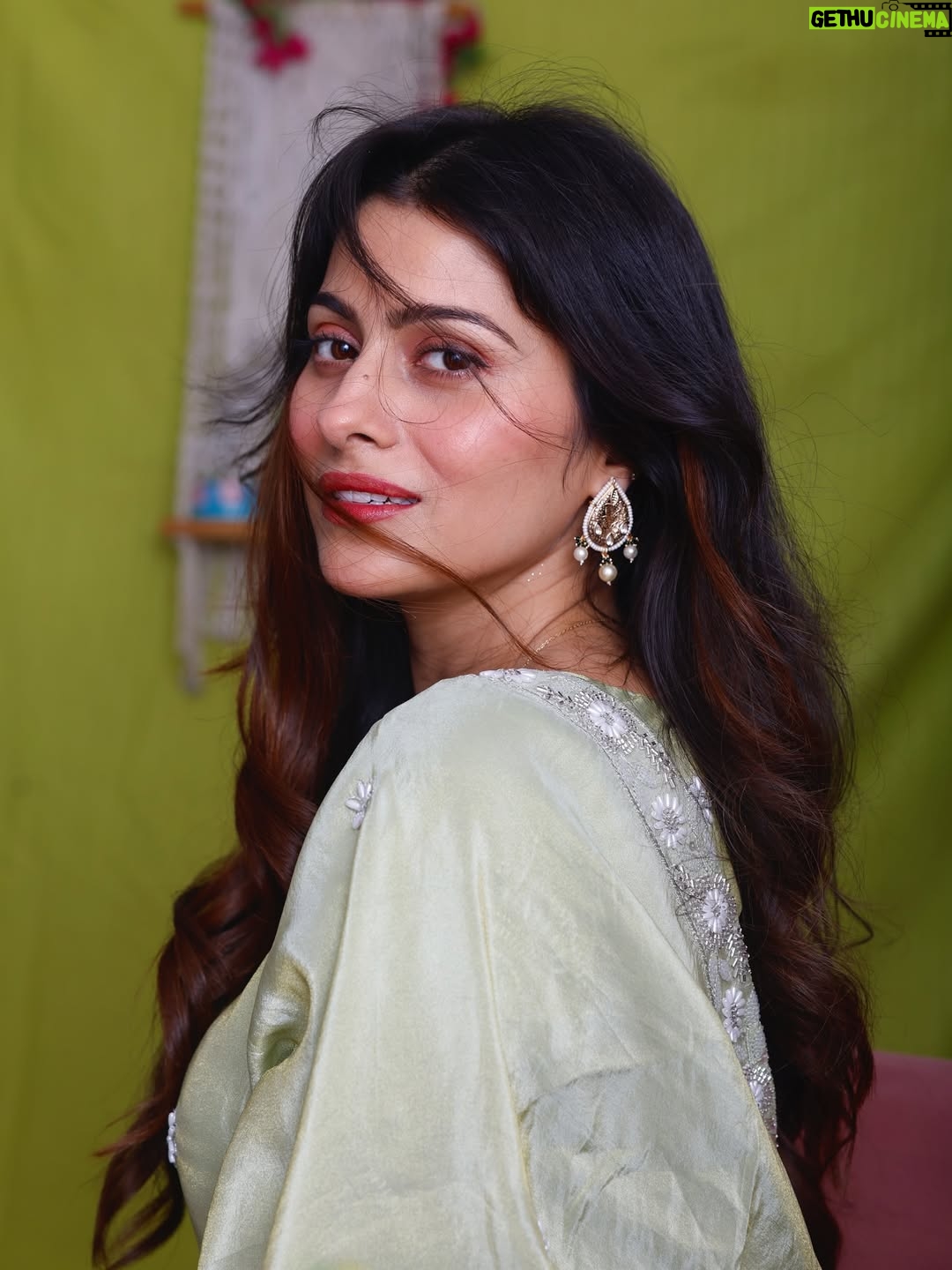 Aparna Dixit - 74.7K Likes - ग़ज़ल 🎶 

📸 @bbhupi25