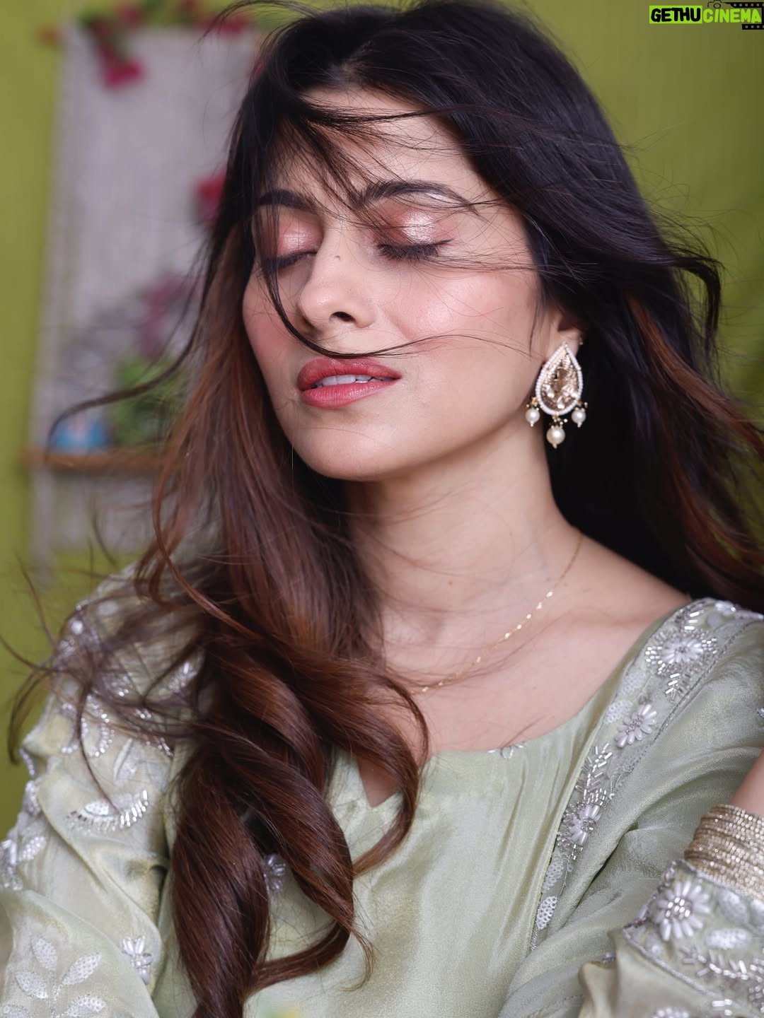 Aparna Dixit - 74.7K Likes - ग़ज़ल 🎶 

📸 @bbhupi25