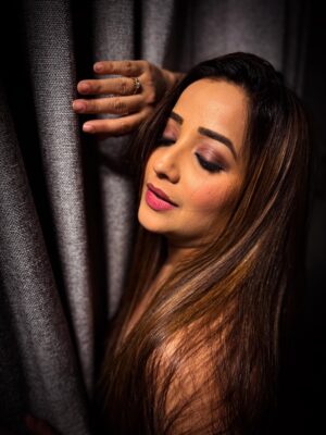 Apurva Nemlekar Instagram - .
Ke ho na jaaye pyaar tumse mujhe
Kar dega barbaad ishq mujhe ❤️

#apurvanemlekar #shilparao #ishq