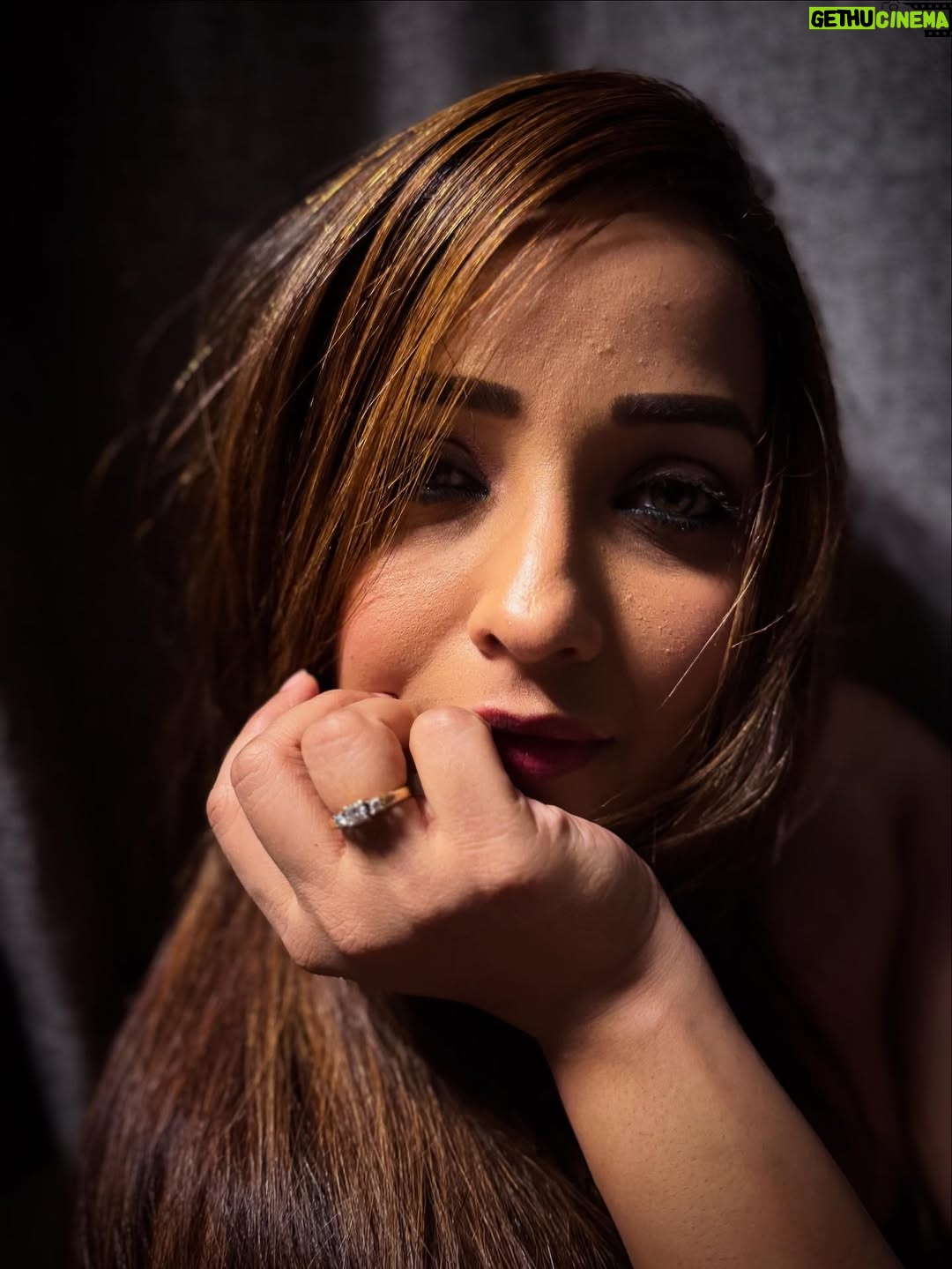 Apurva Nemlekar - 7.8K Likes - .
Ke ho na jaaye pyaar tumse mujhe
Kar dega barbaad ishq mujhe ❤️

#apurvanemlekar #shilparao #ishq