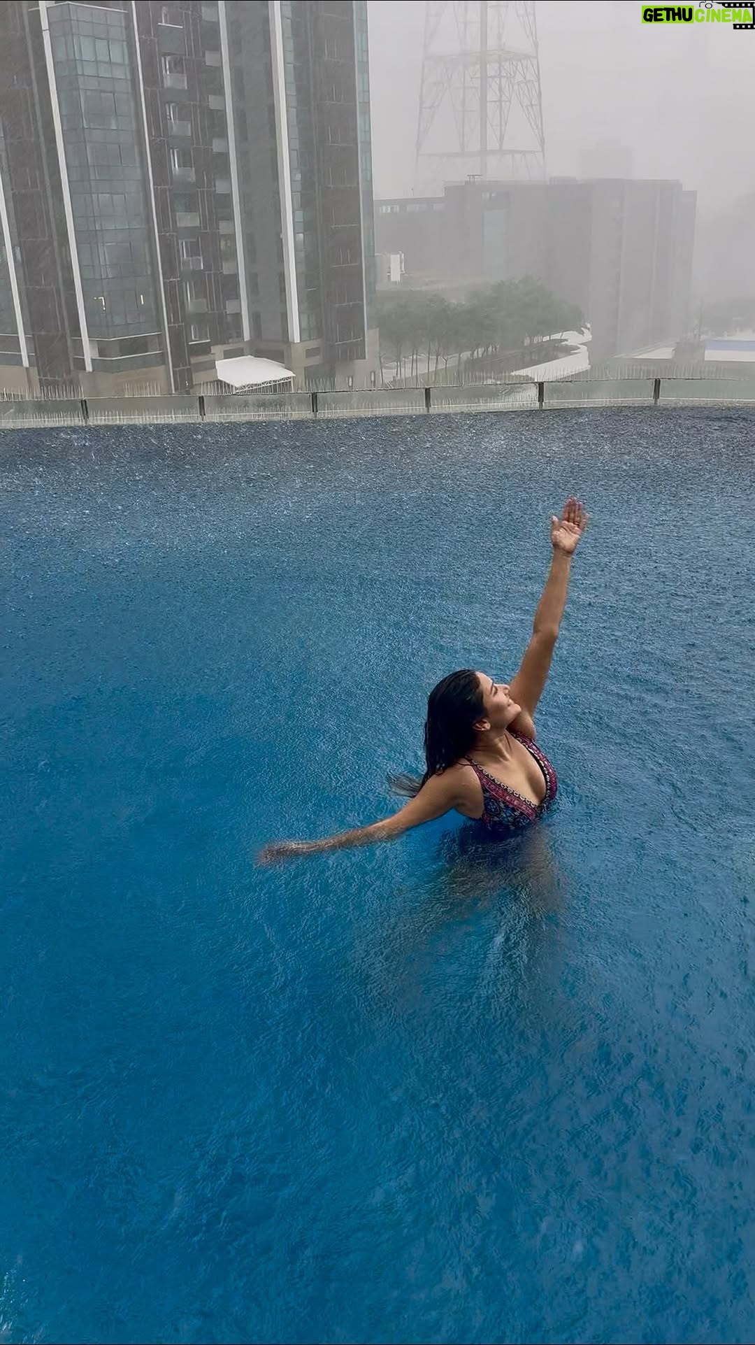 Archana Gupta - 11K Likes - Koi aur na samjhe is sukoon ko,
Kaise asmaan milta hai zameen ko
Jab baarish hoti hai, main hoti hoon,
Jaise boond sama jati hai, badal ki ruh ko 
.
.
.
.
.
.
.
#rainlover #deepinthought #hearttoheart #shayarana #happiness #ecstasy #bliss #swim #love #archannaguptaa #musical #magical #trendingreels #trendingsong #soulful #explore