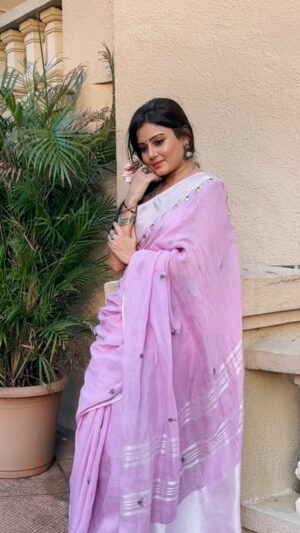 Archana Gupta Instagram - Liked it ? My version for “ Sahiba” 
.
.
.
.
.
.
.
#sareelover #handloom #summeefashion #indianstyle #mystyle #archannaguptaa #trendingreels #trendingaudio #foryou #reelsindia #explorepage✨