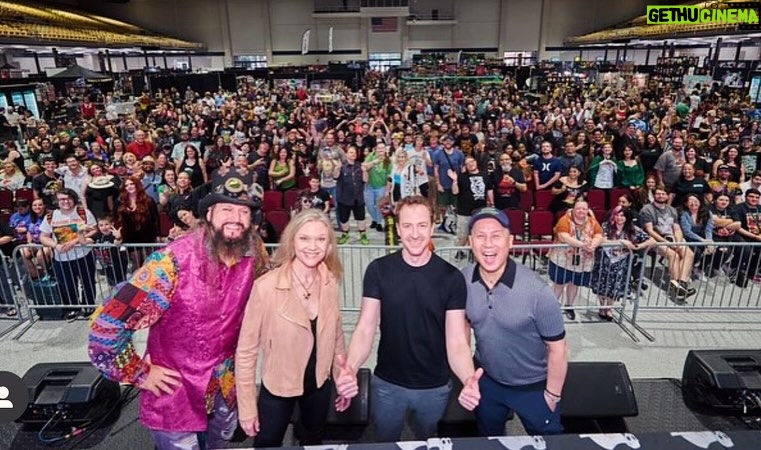 Ariana Richards - 3.6K Likes - What a weekend! @wongbd and @joe_mazzello, it was so lovely so see you for our little reunion. Major thanks to @spookalafl and so much love to all the fans who came to hang out! ❤️ Would do this again in a heartbeat x
•
•
•
•
•
#fancon 
#jurassicpark 
#jurassicworld 
#arianarichards