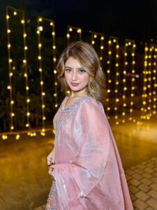 Actress Arishfa Khan HD Photos and Wallpapers October 2025