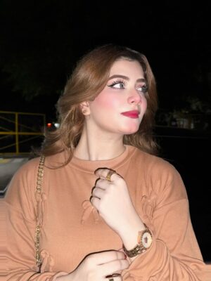 Arooj Fatimah Instagram - 🤎💫🌌🌙
Outfit: @arooj_collection2
.
.
.
.
Lenses : @freshtone.pk