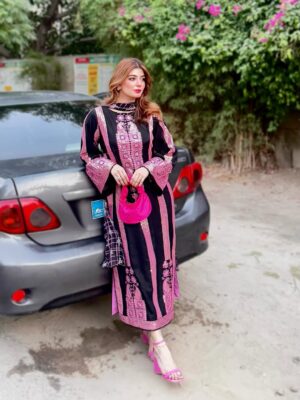Arooj Fatimah Instagram - Outfit customise : @arooj_collection2
.
.
Heels: @sheinofficial
.
.
#foryou #foryoupage