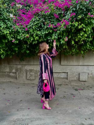 Arooj Fatimah Instagram - Outfit customise : @arooj_collection2
.
.
Heels: @sheinofficial
.
.
#foryou #foryoupage