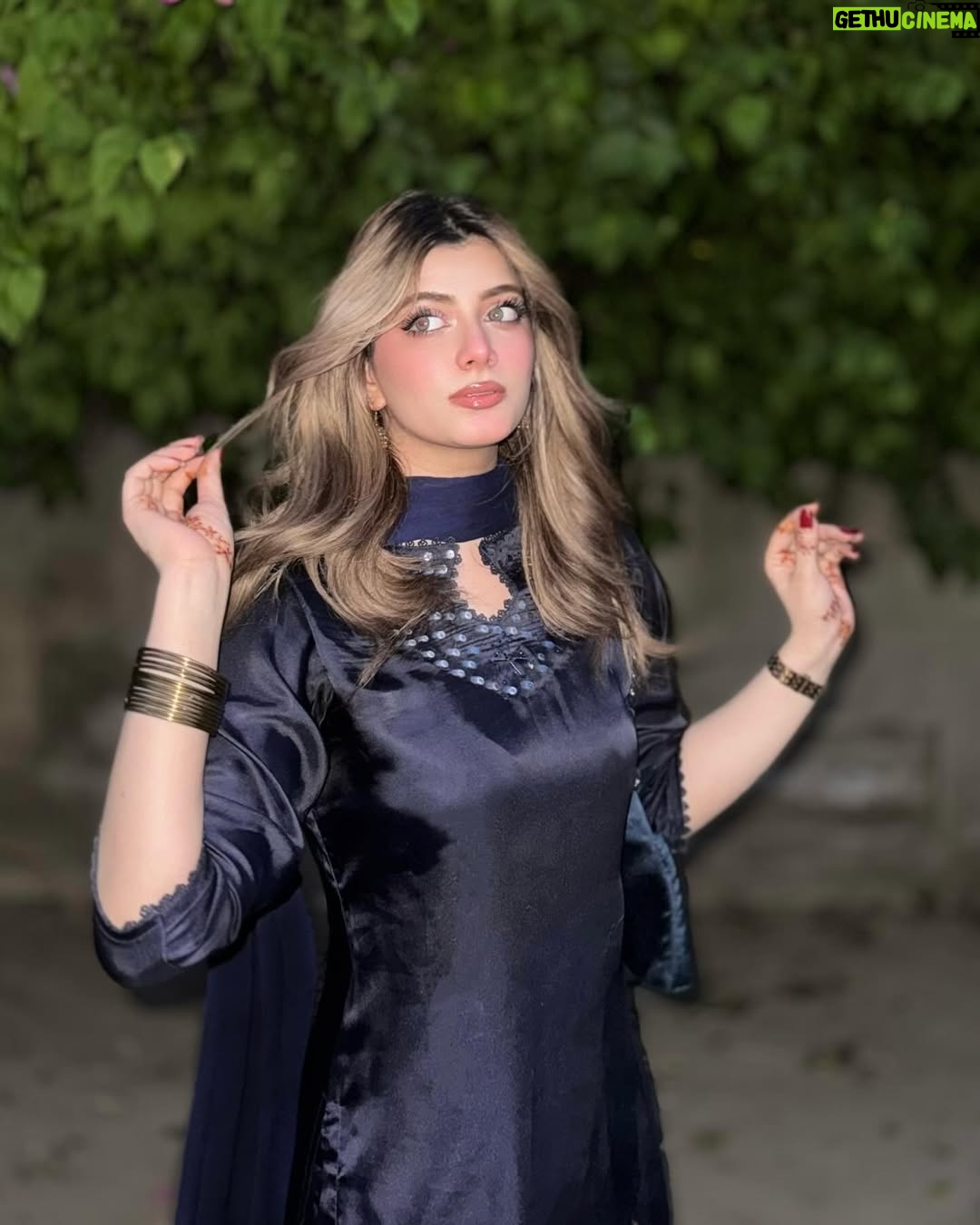 Arooj Fatimah - 4.7K Likes - Which one 📸?? 
Outfit: @arooj_collection2 
Dress giveaway krdoon??
.
.
.

#foryou #foryoupage #aroojfatimah