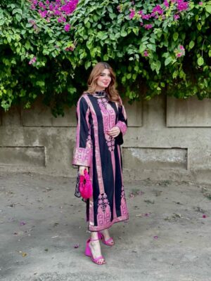 Arooj Fatimah Instagram - Outfit customise : @arooj_collection2
.
.
Heels: @sheinofficial
.
.
#foryou #foryoupage