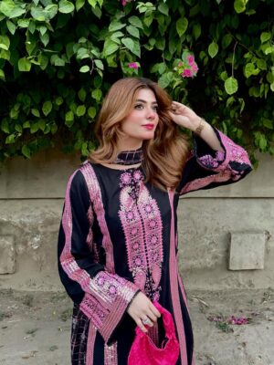 Arooj Fatimah Instagram - Outfit customise : @arooj_collection2
.
.
Heels: @sheinofficial
.
.
#foryou #foryoupage