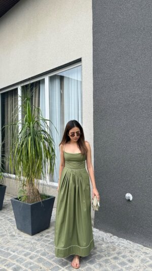 Arpita Gupta Instagram - Homegrown labels i love (Part 3) đź’š
Top @lazostore.in
Dress @kashique.in
📍 @luxmontagefarm.chattarpur