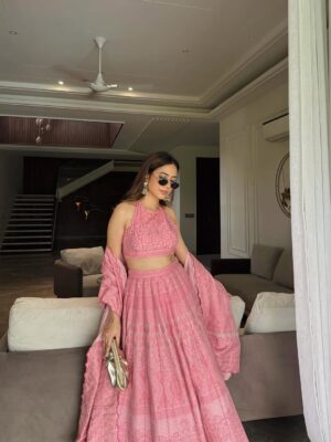 Arpita Gupta Instagram - Desi barbiecore 🩷
Wearing @safaaworldofficial
📍 @luxmontagefarm.chattarpur
