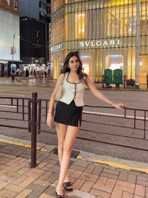 Arpita Gupta Instagram - 🏙️🖤✨
Top from @shopmauve.in