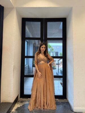 Arpita Gupta Instagram - Wearing @silkybindraofficial 🤍