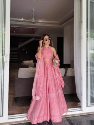 Arpita Gupta Instagram - Desi barbiecore 🩷
Wearing @safaaworldofficial
📍 @luxmontagefarm.chattarpur