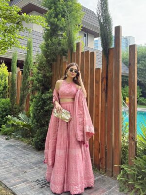 Arpita Gupta Instagram - Desi barbiecore 🩷
Wearing @safaaworldofficial
📍 @luxmontagefarm.chattarpur