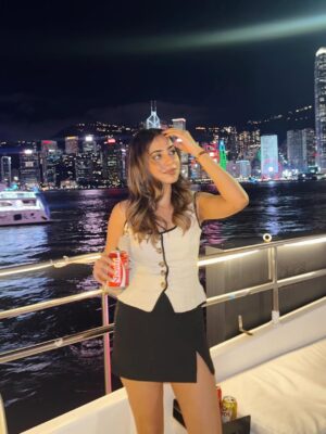 Arpita Gupta Instagram - 🏙️🖤✨
Top from @shopmauve.in