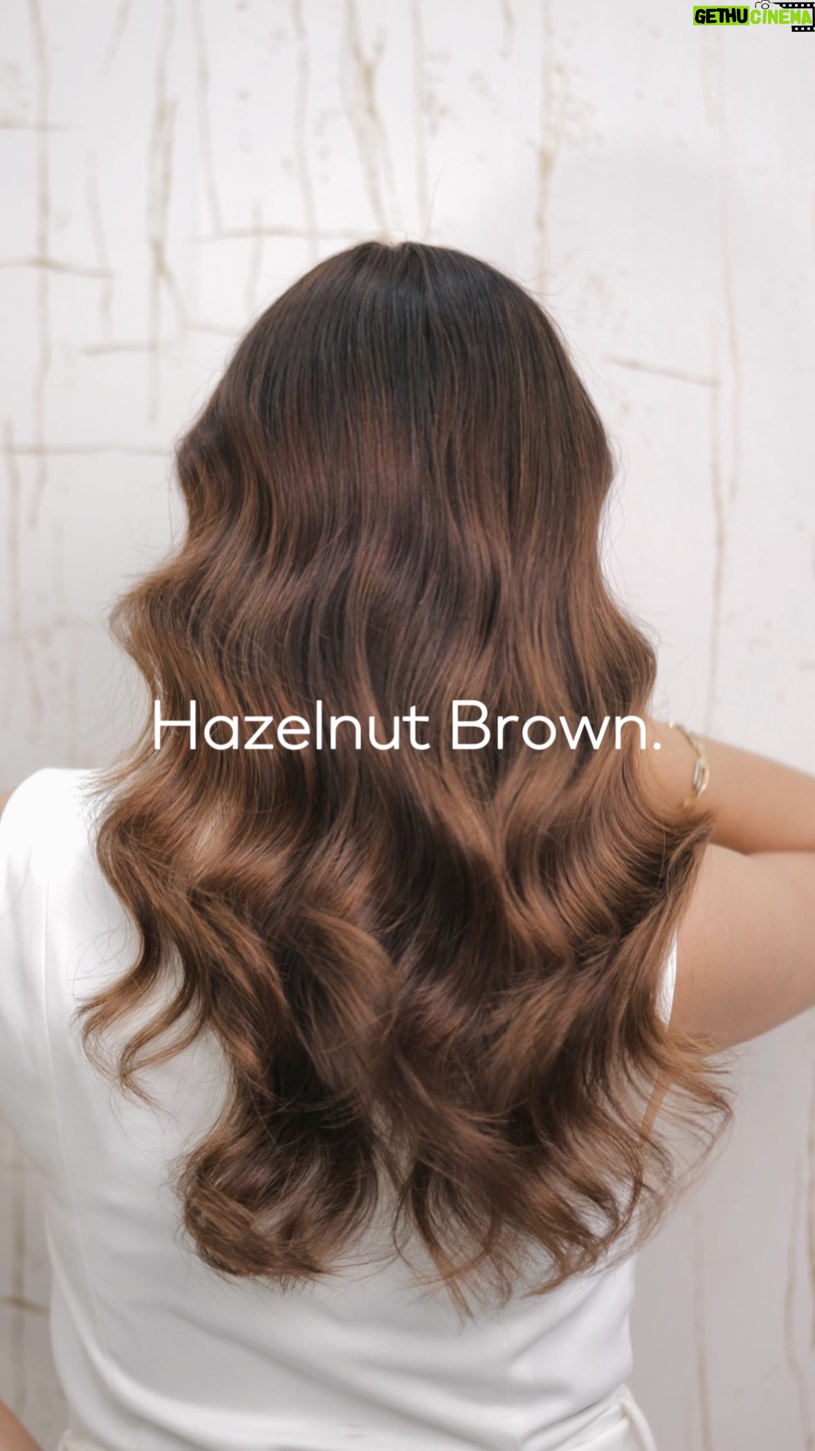 Arpita Gupta - 7.6K Likes - #AD | Iconic Browns for Iconic Women! ✨

Time for a refresh, and I couldn’t be happier with the change! 💫

This gorgeous, warm-toned Hazelnut Brown is just what I needed—elegant, vibrant, and full of life. Got my hair colored at @salonistudiosaket using @lorealpro_education_india’s iNOA no-ammonia hair color, and I’m absolutely loving it! My hair feels incredibly soft, glossy, and nourished—without any damage. 🤎

If you’ve been thinking about a makeover, consider this your sign! Visit a L’Oréal Professionnel partnered salon and treat yourself to a stunning transformation. ✨

#IconicBrowns #LorealProBrowns #LorealProIndia #LorealProfIndia #LorealProfessionnelIndia #LorealProfessionnelHaircolor #HairColor #WomensDay2025
@lorealpro_education_india @salonistudiosaket