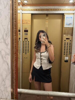 Arpita Gupta Instagram - 🏙️🖤✨
Top from @shopmauve.in