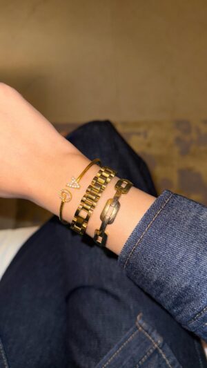 Arpita Gupta Instagram - A quick grwm 🤍
Earrings, ring & initials custom bracelet @myrhabyrhea
Necklace : @accessorizeindiaofficial
Watch bracelet @amossh_in
Link bracelet @zevarking