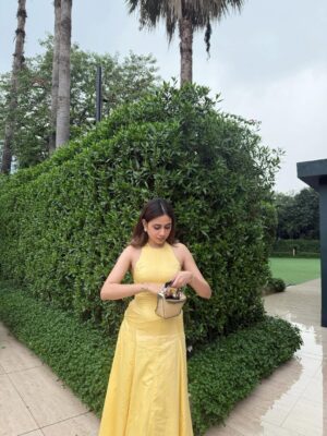 Arpita Gupta Instagram - Had the best time at @shangrilanewdelhi last week! Cant wait to be back 🤍
Yellow dress from @select_staples
#EatPlayLovexShangriLa #ShangriLaNewDelhi