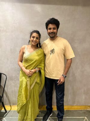 Arsha Baiju Instagram - ♥️🥹
@sivakarthikeyan 

Forever grateful to SK Sir for believing in our story and presenting it to the world. Thank you for being the reason our #housemates got tremendous love♥️🙏🏼
Grateful beyond words! 
@darshan_offl ♥️
@rajavel_hbk ♥️
#housemates #sivakarthikeyan #sk