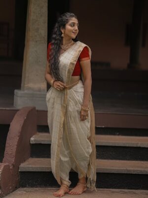Arsha Baiju Instagram - ✨

📸 @k_a_sreerag_ 
Makeup @santhosh.vks.makeupartist 
Saree @byhand.in 
Edit @dopsinto_pod