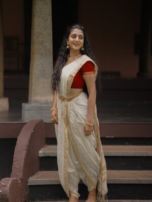 Arsha Baiju Instagram - ✨

📸 @k_a_sreerag_ 
Makeup @santhosh.vks.makeupartist 
Saree @byhand.in 
Edit @dopsinto_pod