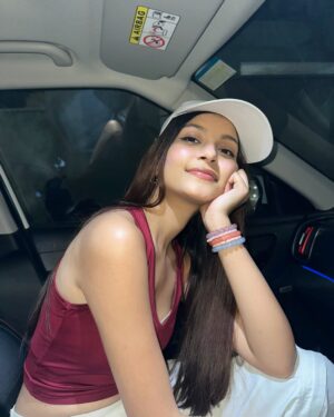 Arshina Sumbul Instagram - His prettiest problem💅🏼✨
.
.
.
.
#postoftheday #ootd #ootn #trending #explorepage