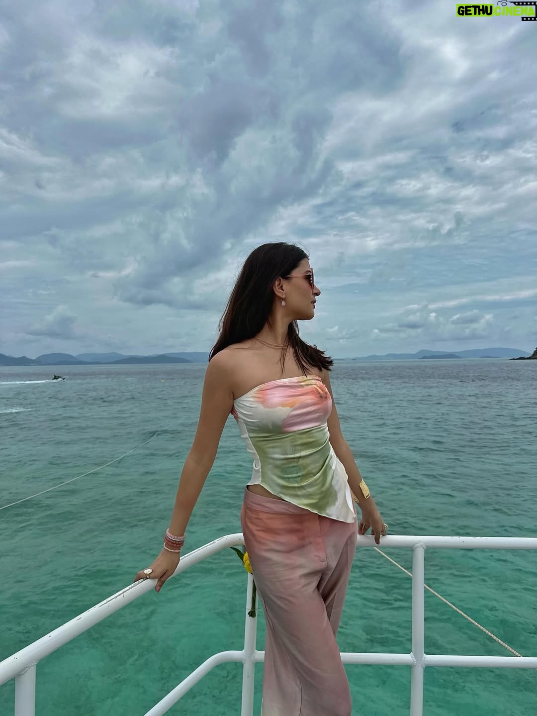 Arshina Sumbul - 2.1K Likes - Ocean breeze🤍🌊🐚