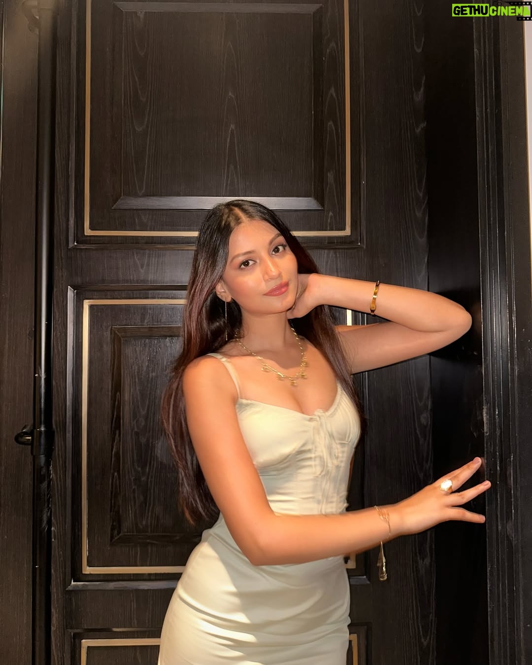 Arshina Sumbul - 2K Likes - I don’t call nobody but you
My one and only💖
.
.
.
.
.
#postoftheday #trending #foryoupage #explorepage #ootn #ootdfashion