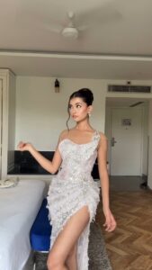 Actress Arshina Sumbul HD Photos and Wallpapers August 2025