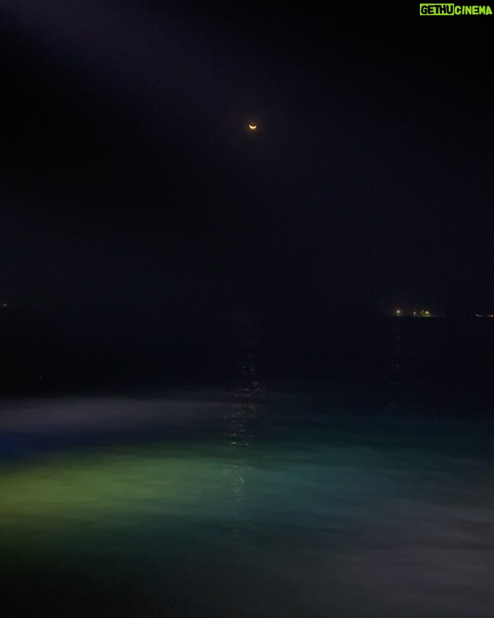 Arshina Sumbul - 2.5K Likes - How not to obsess?🌙✨
.
.
.
.
.
#moonlight #postoftheday #moon #ootn #gratefullness #trending #foryoupage