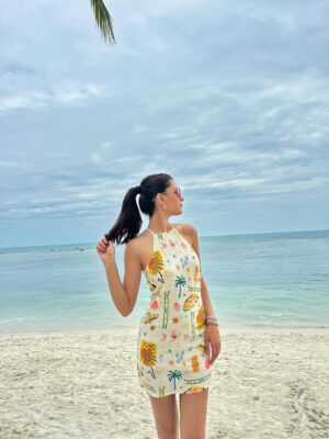 Arshina Sumbul Instagram - The last picture was my actual trip7️⃣1️⃣1️⃣🏪
.
.
.
.
.
#ootd #beachlife #thailandtravel #711thailand #seveneleven #sunday #trending