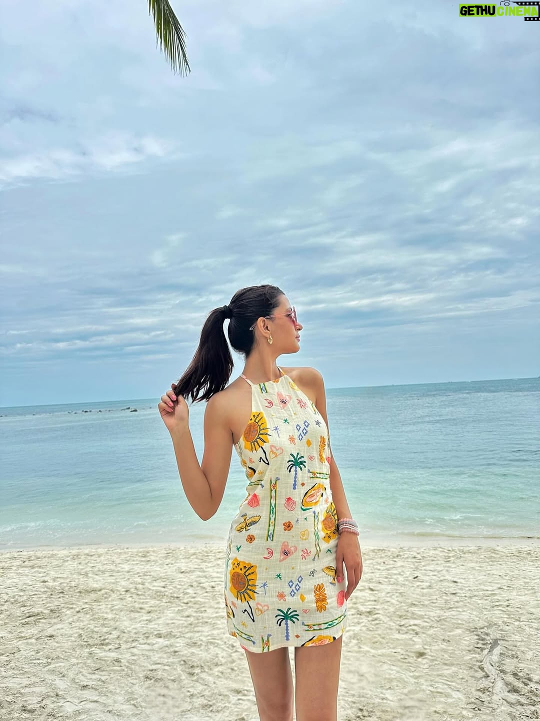 Arshina Sumbul - 3.3K Likes - The last picture was my actual trip7️⃣1️⃣1️⃣🏪
.
.
.
.
.
#ootd #beachlife #thailandtravel #711thailand #seveneleven #sunday #trending