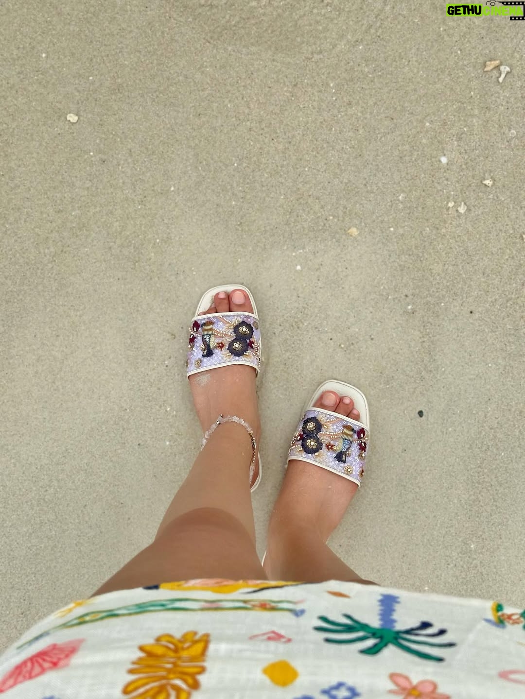 Arshina Sumbul - 3.3K Likes - The last picture was my actual trip7️⃣1️⃣1️⃣🏪
.
.
.
.
.
#ootd #beachlife #thailandtravel #711thailand #seveneleven #sunday #trending