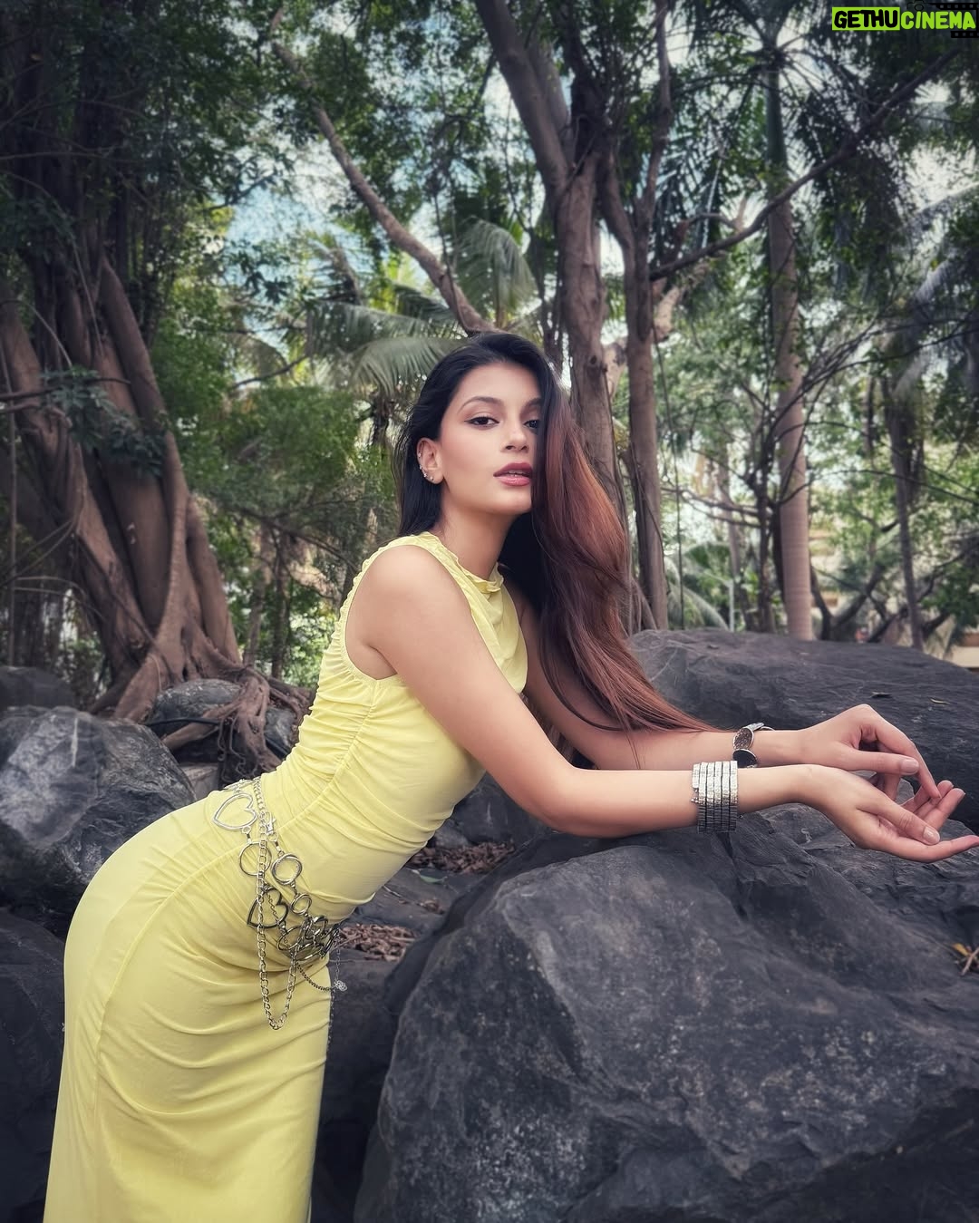 Arshina Sumbul - 4.1K Likes - Camera roll📽️
.
.
.
#ad #savana #savanasquad @savana