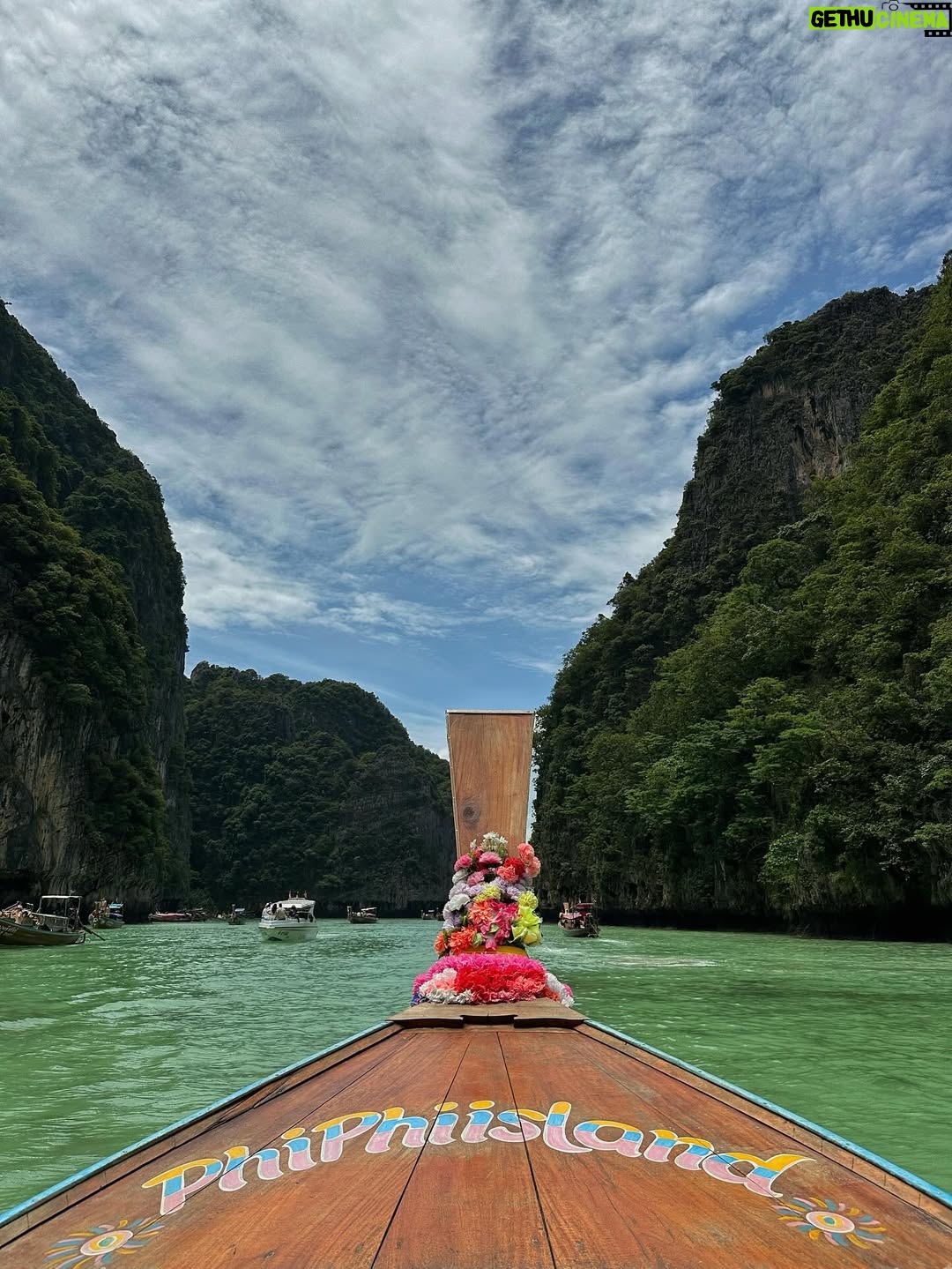 Arshina Sumbul - 18.4K Likes - Core memories🪸🌊
.
.
.
.
.
#travel #traveldestination #phiphiislands #thailandtraveltips #thailandtravel #ootd #beachootd #trending