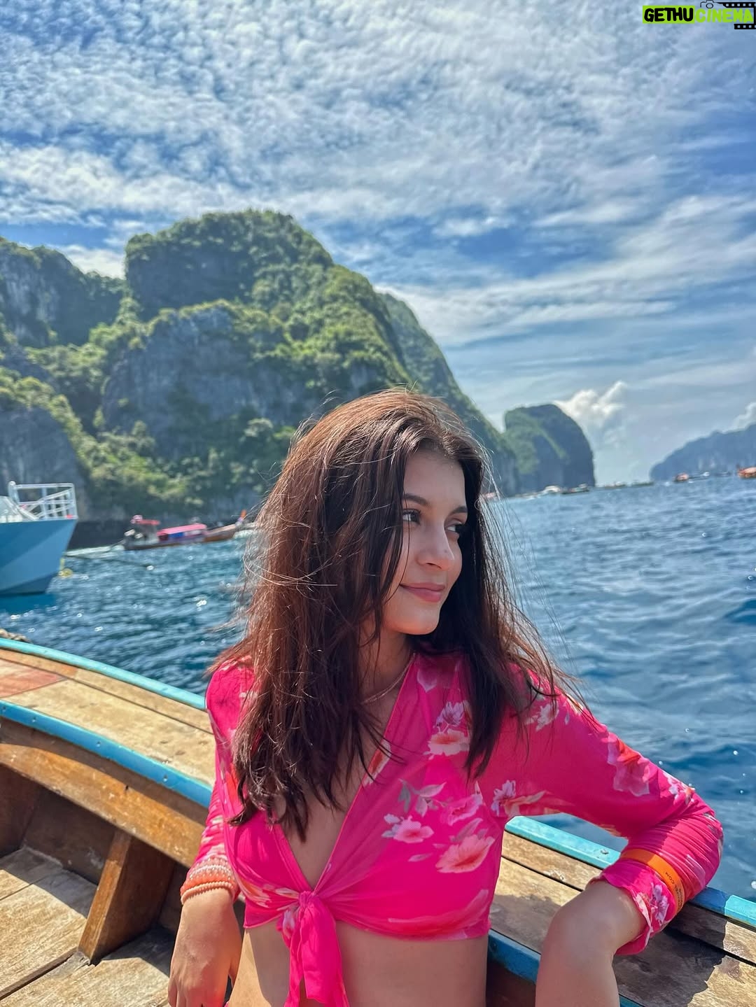 Arshina Sumbul - 18.4K Likes - Core memories🪸🌊
.
.
.
.
.
#travel #traveldestination #phiphiislands #thailandtraveltips #thailandtravel #ootd #beachootd #trending